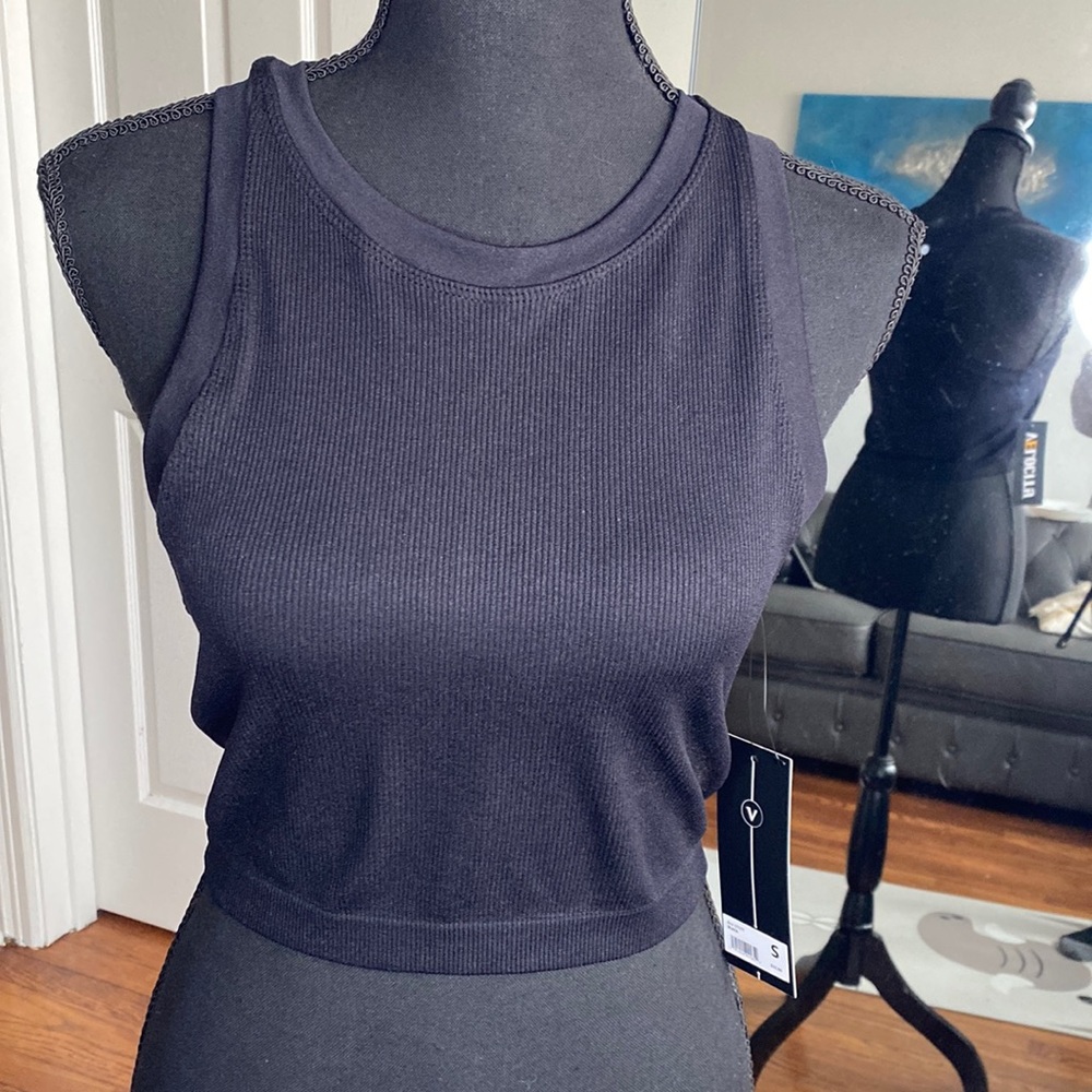 Velocity V shirt size small